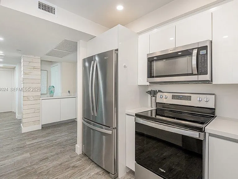 2301 Collins Ave #926 — Photo 14