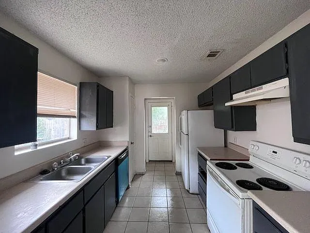1701 Windsong Ln — Photo 5