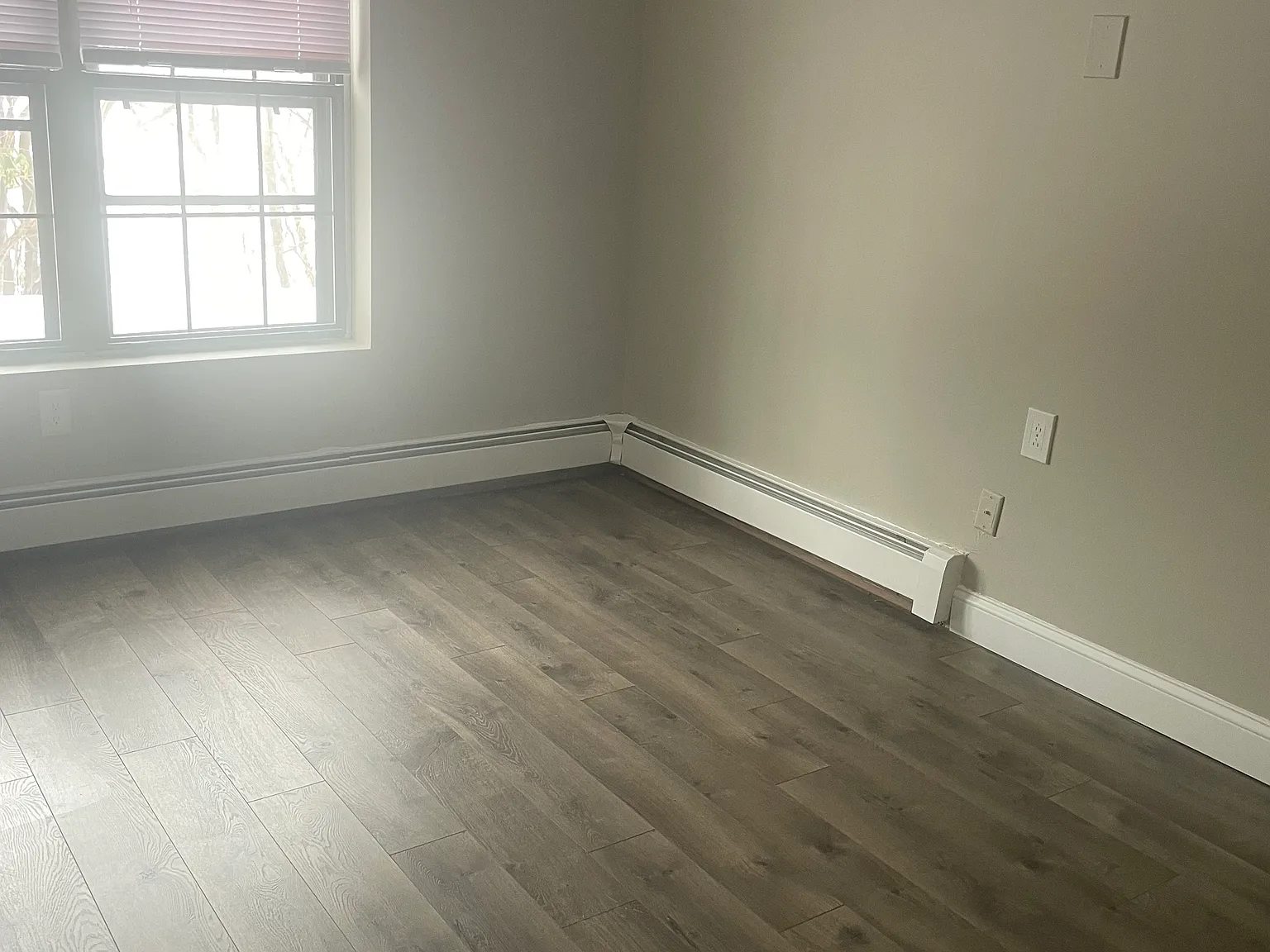 2 bed, 1000 sqft, $3,050 — Photo 4