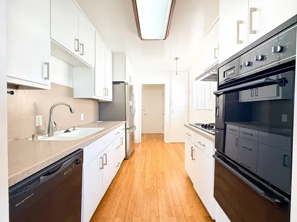 150 N Clark Dr #6A, Beverly Hills, CA 90211