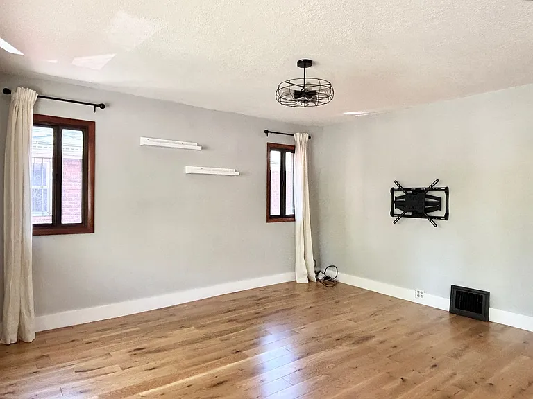 631 E Downington Ave — Photo 6