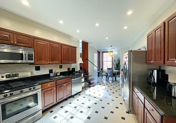 Rented by Oxford Property Group | media 13