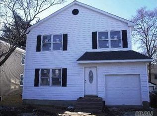 844 Bradley St, W Hempstead, NY 11552