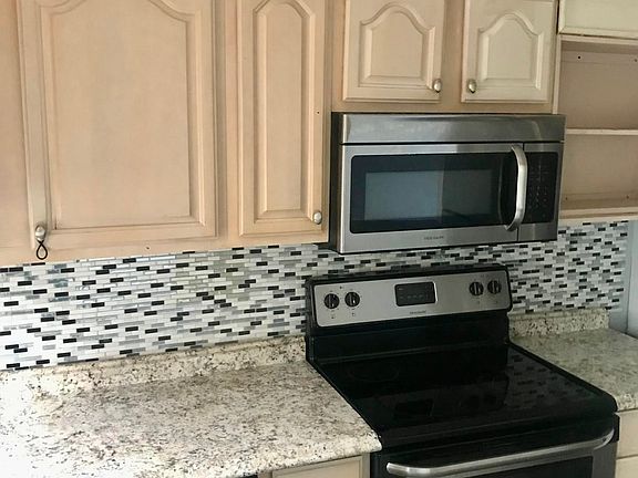 4th image of 513 65th Ave N APT C
