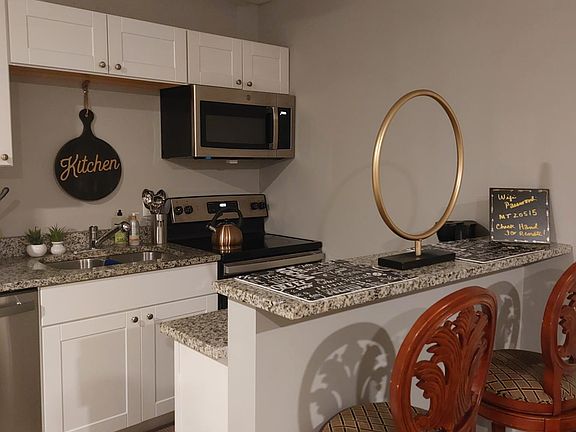 5th image of 2051 Highland Ave APT 5