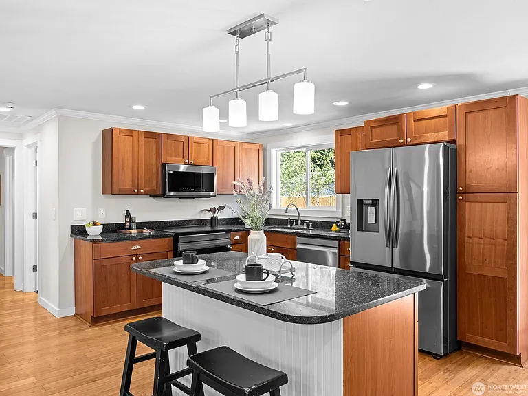 9528 Woods Pl — Photo 11