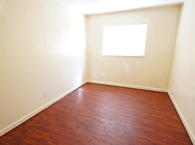 1382-1391 Boston St. — Photo 14
