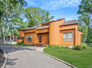 318 Sheep Pasture Road, East Setauket, NY 11733