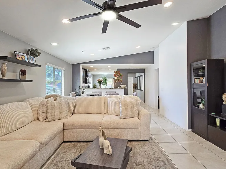 3913 S 185th Ln — Photo 17