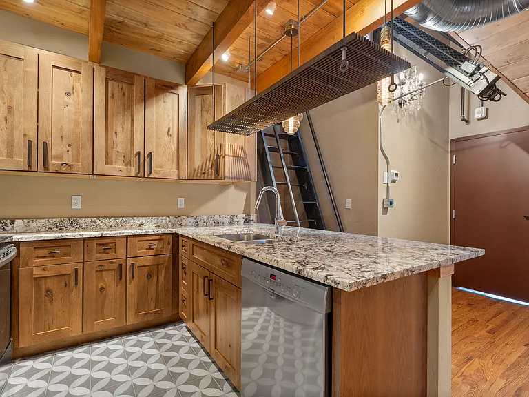 1128 N Grant St #301 — Photo 8