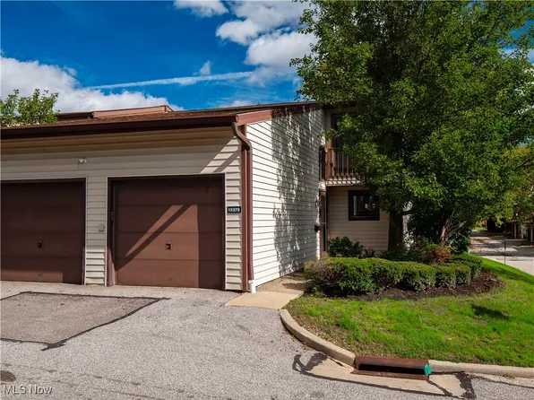 15278 Pine Hill Trl #A12, Middleburg Heights, OH 44130