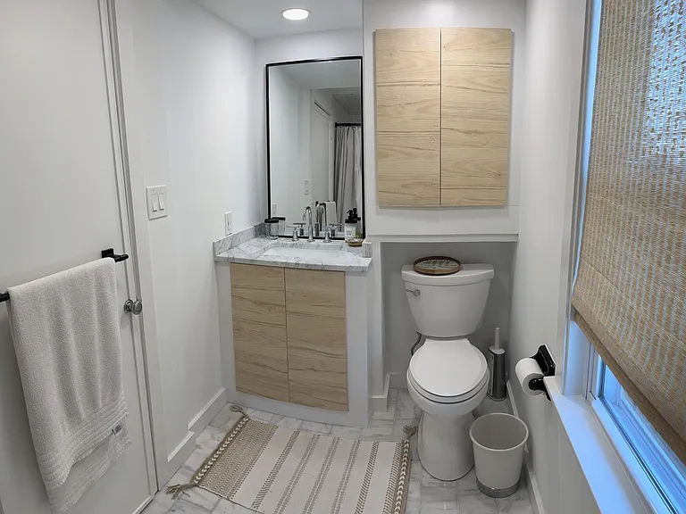54 Bassett Ln — Photo 27