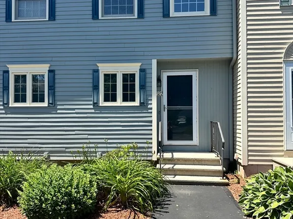 922 Fox Hollow Dr #922, Hudson, NH 03051