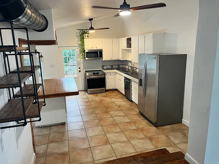 1317 Elizabeth Ave — Photo 2