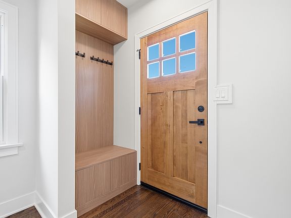 5th image of 339 Prairie Ave