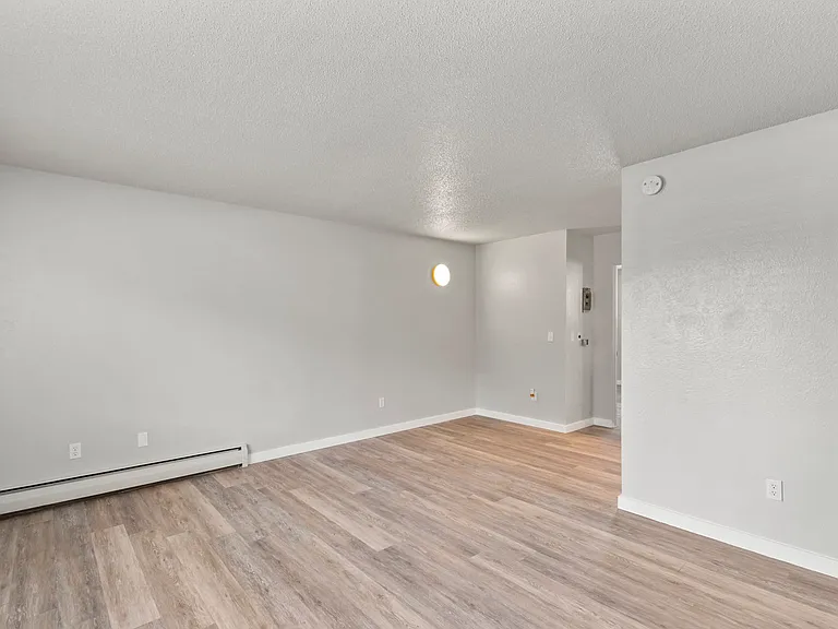 Summit View Apartments — Photo 28