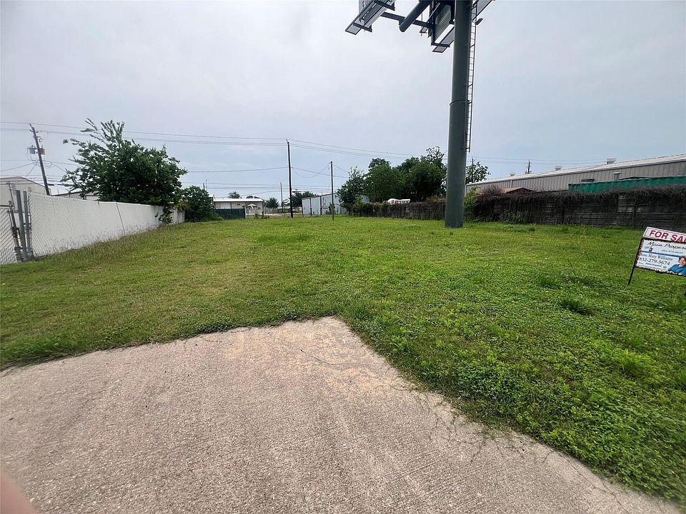 2nd image of 406 Highway 146 N