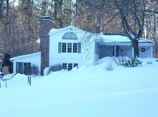 27 Lyndeborough Rd, Amherst, NH 03031