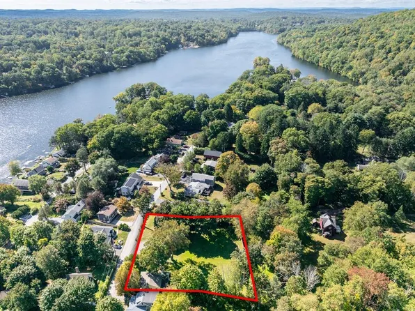 17 & 19 Lakeview Road, South Salem, NY 10590