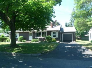 15 Spence St, Springfield, MA 01104