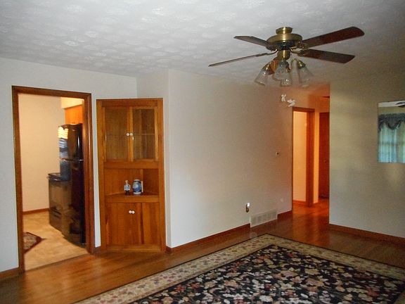 4th image of 2434 Winwood Ave