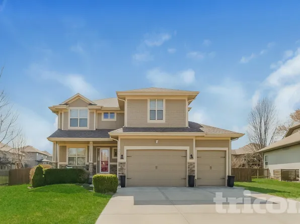 2817 NE Parkwood Dr, Lees Summit, MO 64086