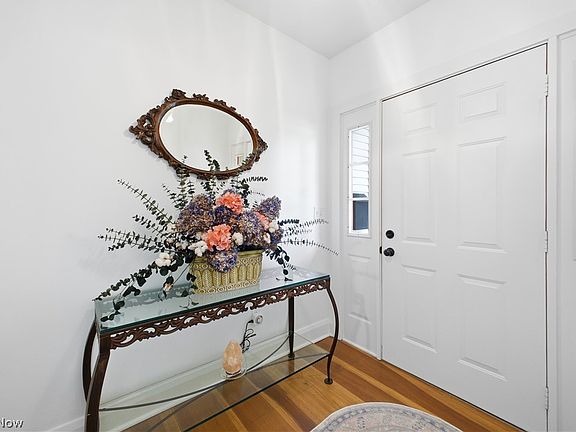 4th image of 12 Riverside Dr