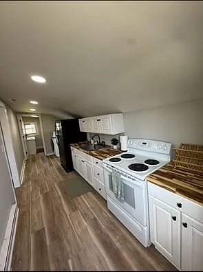 205 S Cherry St — Photo 3
