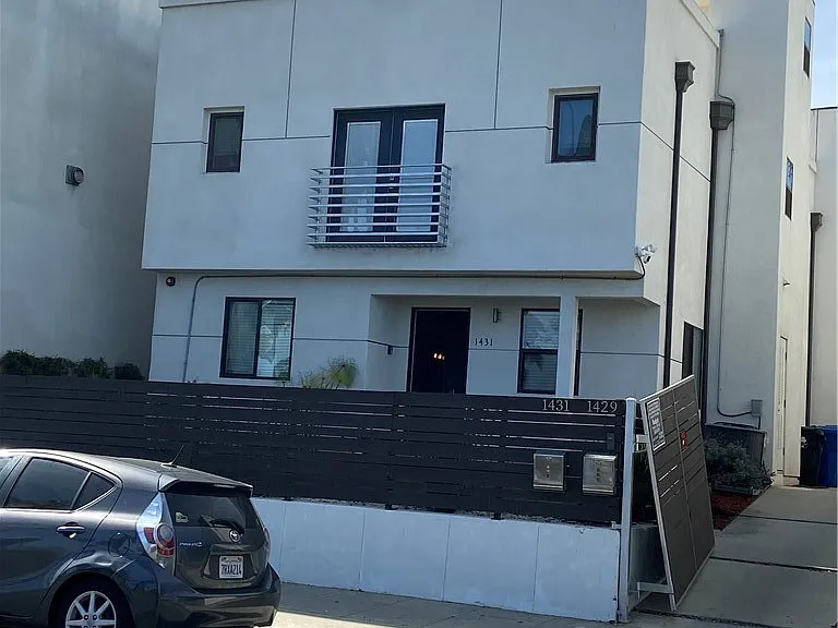 1431 S Beacon St — Photo 1