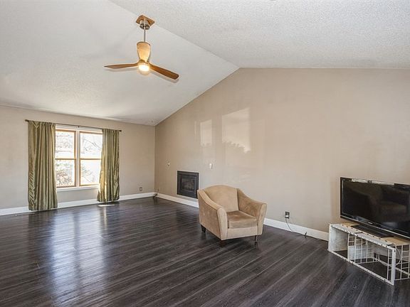 4th image of 1628 Deborah Dr NE