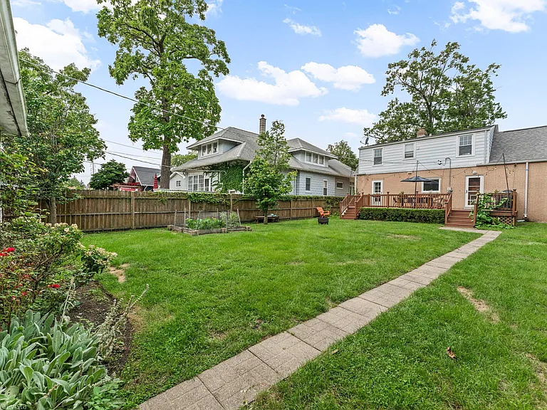 759 Laurel Ave — Photo 31