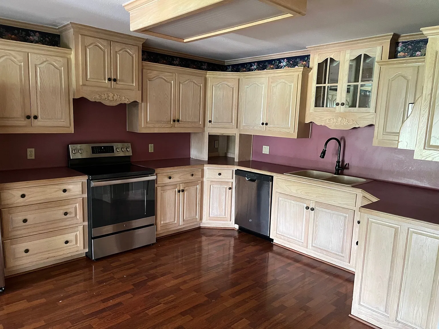 4 bed, 2328 sqft, $2,730 — Photo 3