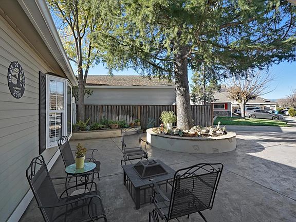 3rd image of 1404 Bristlecone Ct