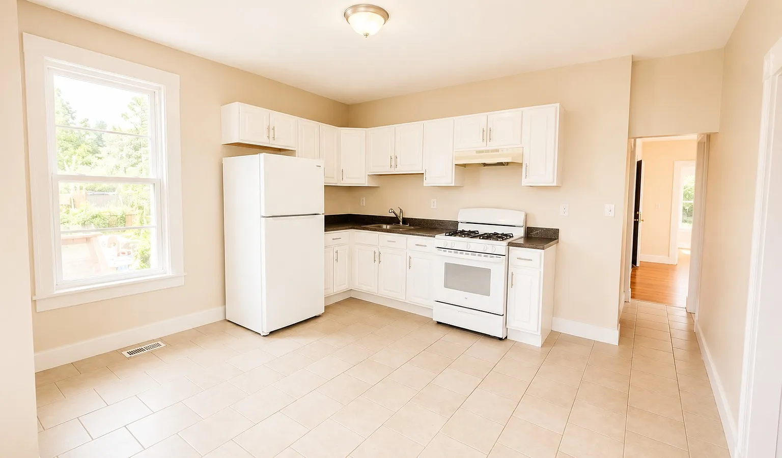 3 bed, 1178 sqft, $2,000 — Photo 1