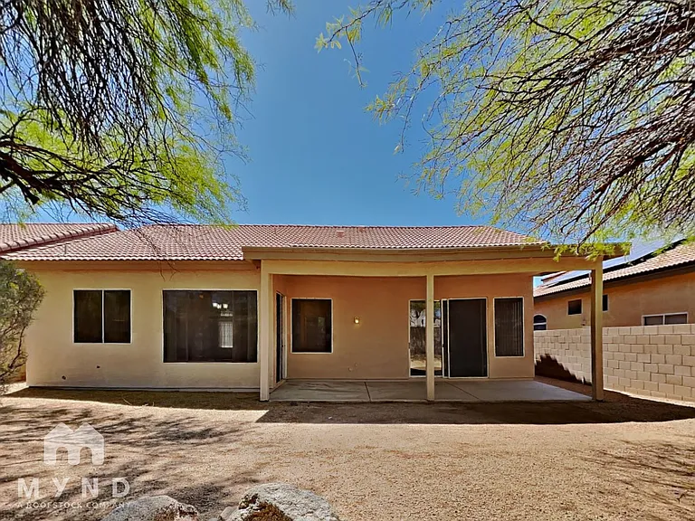 4528 E Rowel Rd — Photo 21