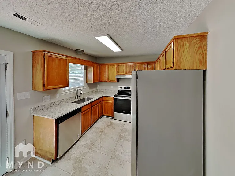 1929 Teddington Dr — Photo 5