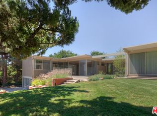 1035 Summit Dr, Beverly Hills, CA 90210