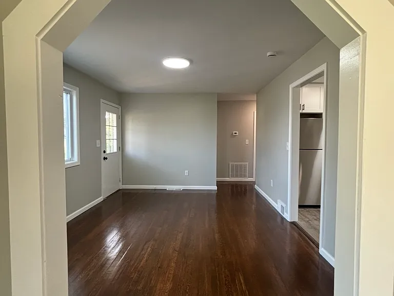 Gale Ave — Photo 9