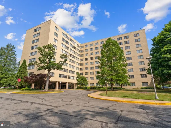 6641 Wakefield Dr APT 305, Alexandria, VA 22307
