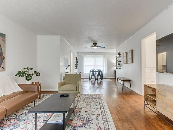 5th image of 1211 Westlawn Dr