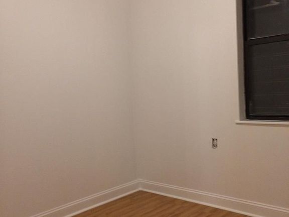 5th image of 4545 48th St APT 1G