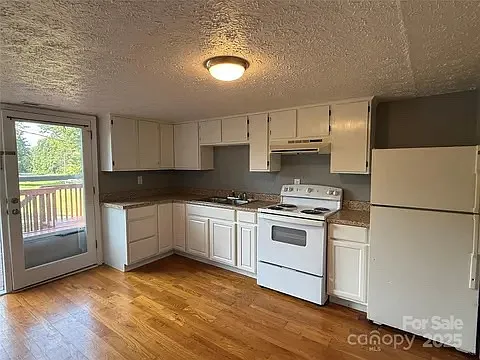 1805 Burkemont Ave #A — Photo 2
