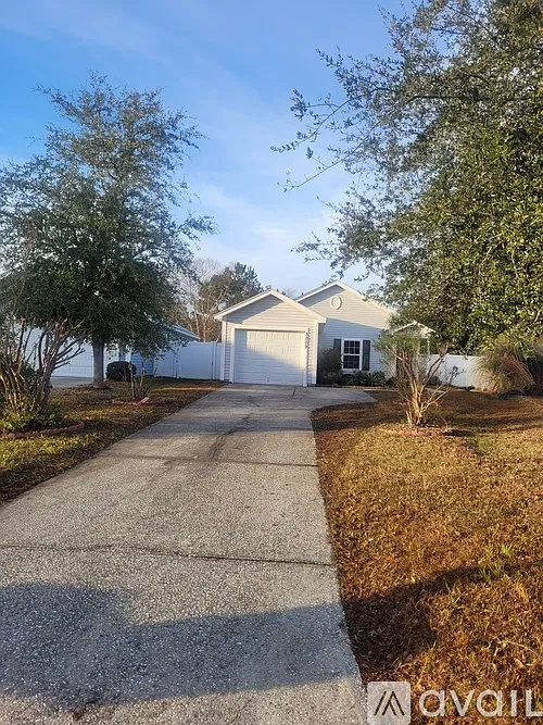 3 bed, 1300 sqft, $1,800 — Photo 1