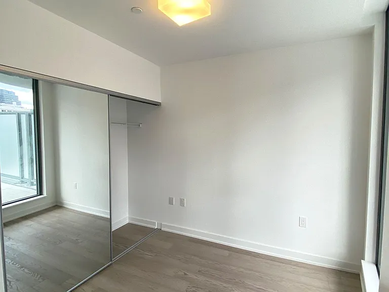 11 Wellesley St W #606 — Photo 10