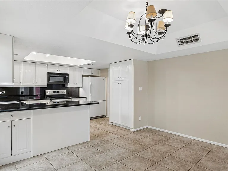 5208 N 78th Way — Photo 10