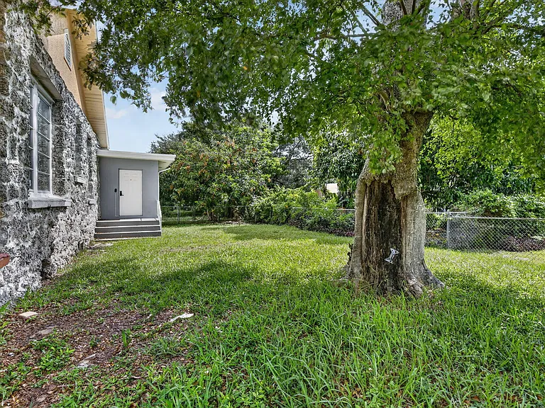 2465 Taylor St — Photo 28