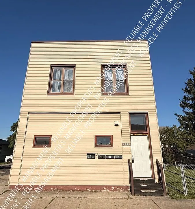 4350 Sheffield Ave #2