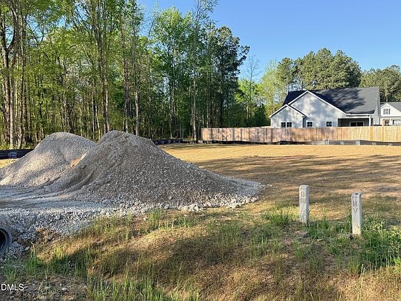 4th image of 66 Loganberry Rd