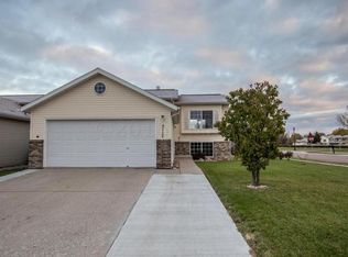 5117 7th Ln S, Fargo, ND 58103