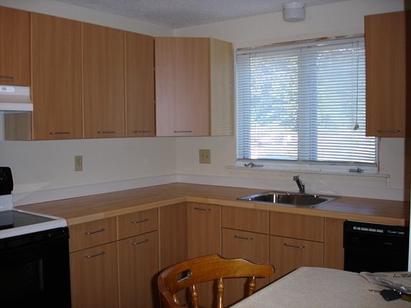 2nd image of 38 Willow Creek Dr